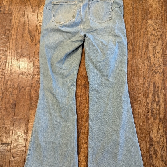 NWT Torrid Bombshell Flare Premium Stretch High-Rise Jean Size 12 - Picture 9 of 13